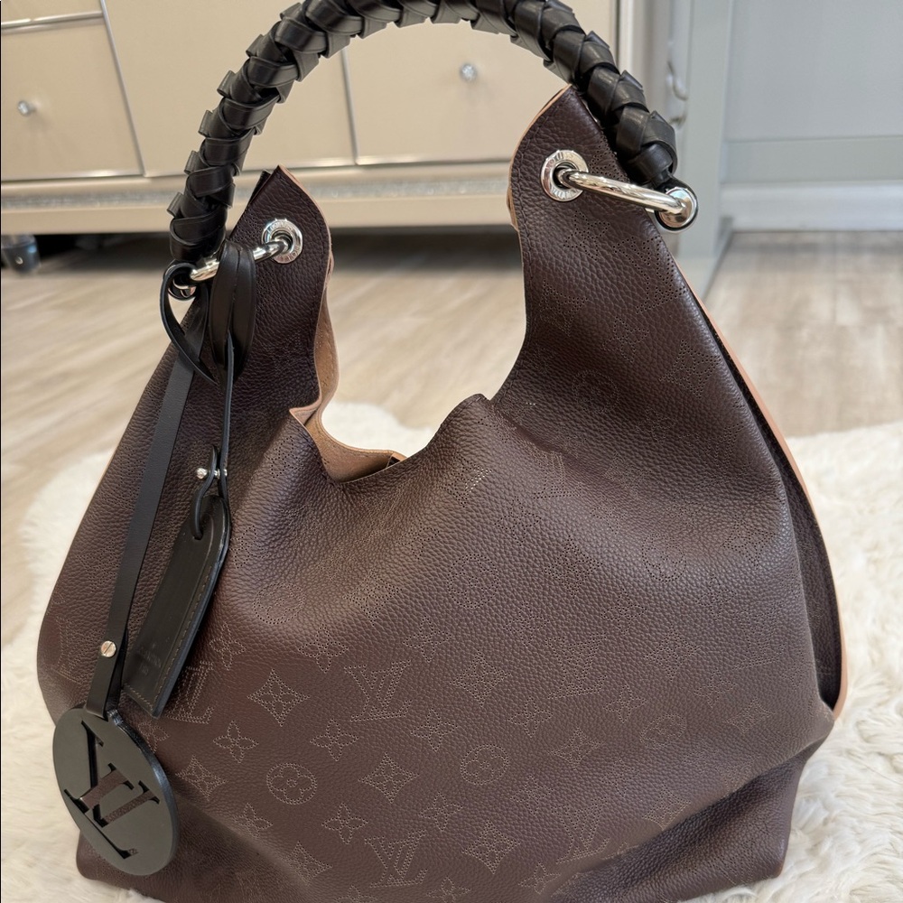 LV Carmel hobo gorgeous bag in brown color